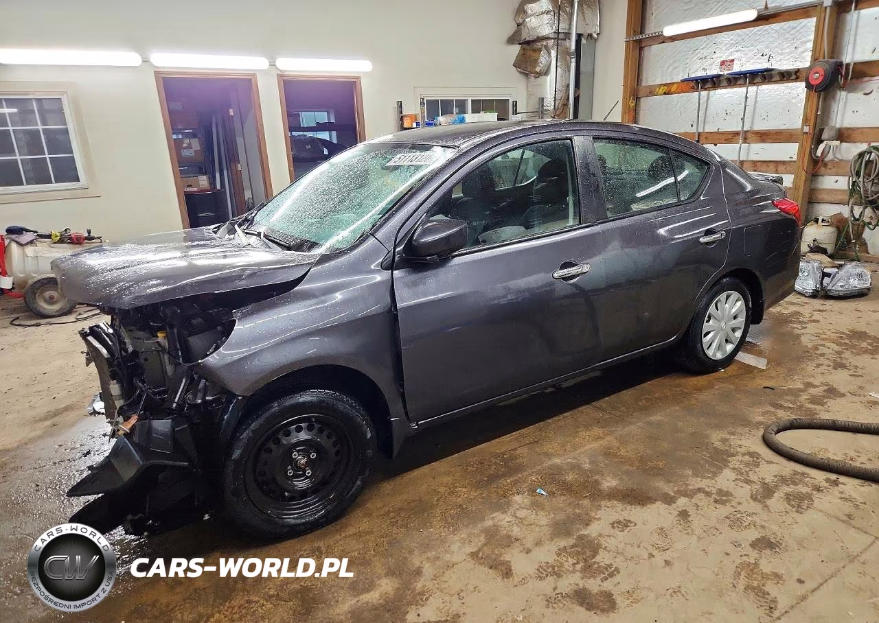 2015 Nissan Versa 1.6 Sv – zdjęcie 1 z 13