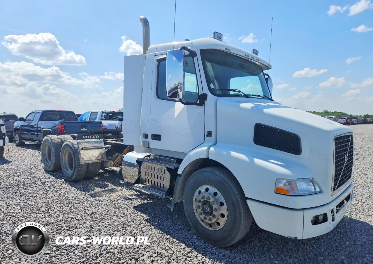 2012 Volvo Vn Vnm - Semi Truck