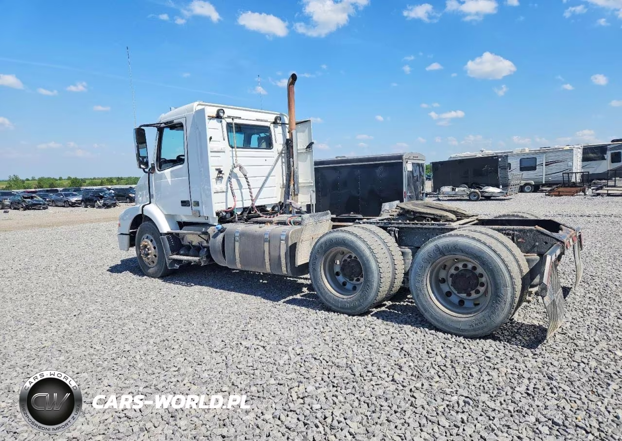 2012 Volvo Vn Vnm - Semi Truck VIN:4V4MC9DF7CN560024 - 3