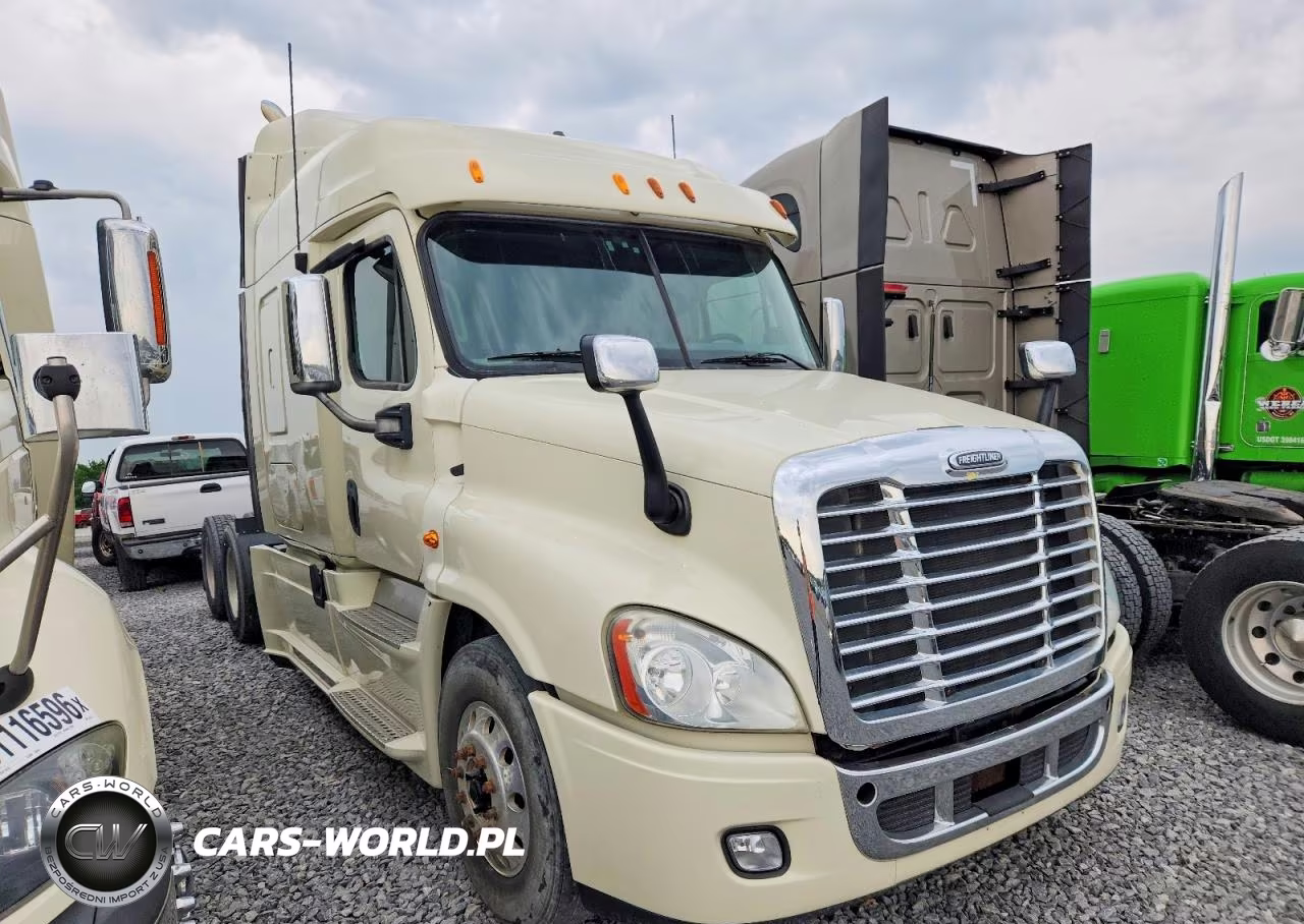 2013 Freightliner Cascadia Semi Truck