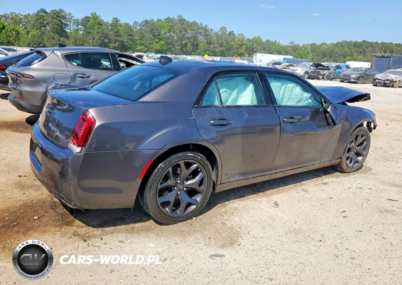 2023 Chrysler 300 S VIN:2C3CCABG2PH633310 - 3