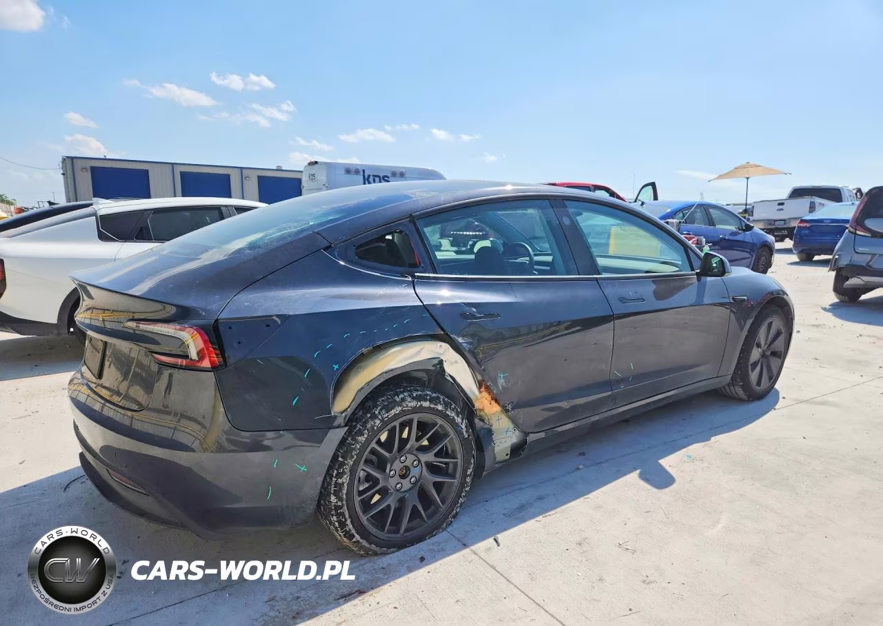 2025 Tesla Model 3 VIN:5YJ3E1EA2SF971186 - 3