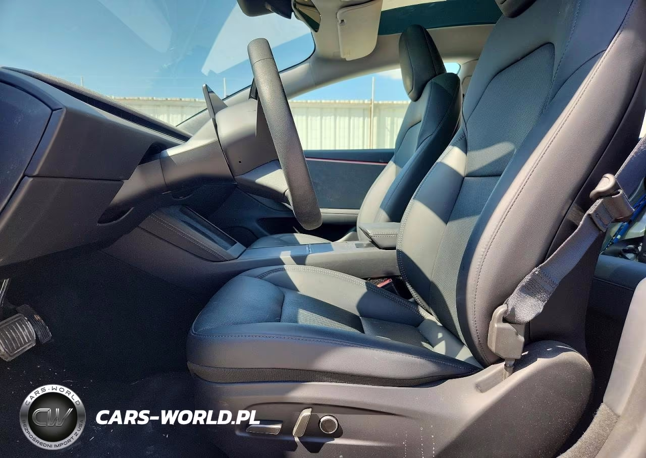 2025 Tesla Model 3 VIN:5YJ3E1EA2SF971186 - 7