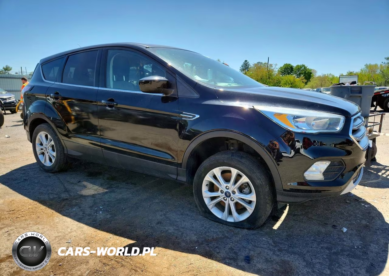 2017 Ford Escape Se VIN:1FMCU9GD4HUC55135 - 4