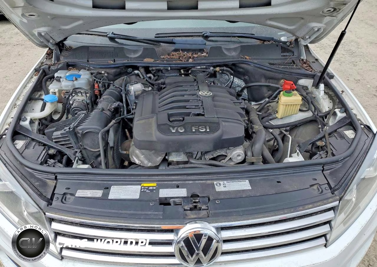 2016 Volkswagen Touareg Sport VIN:WVGEF9BP9GD010835 - 12
