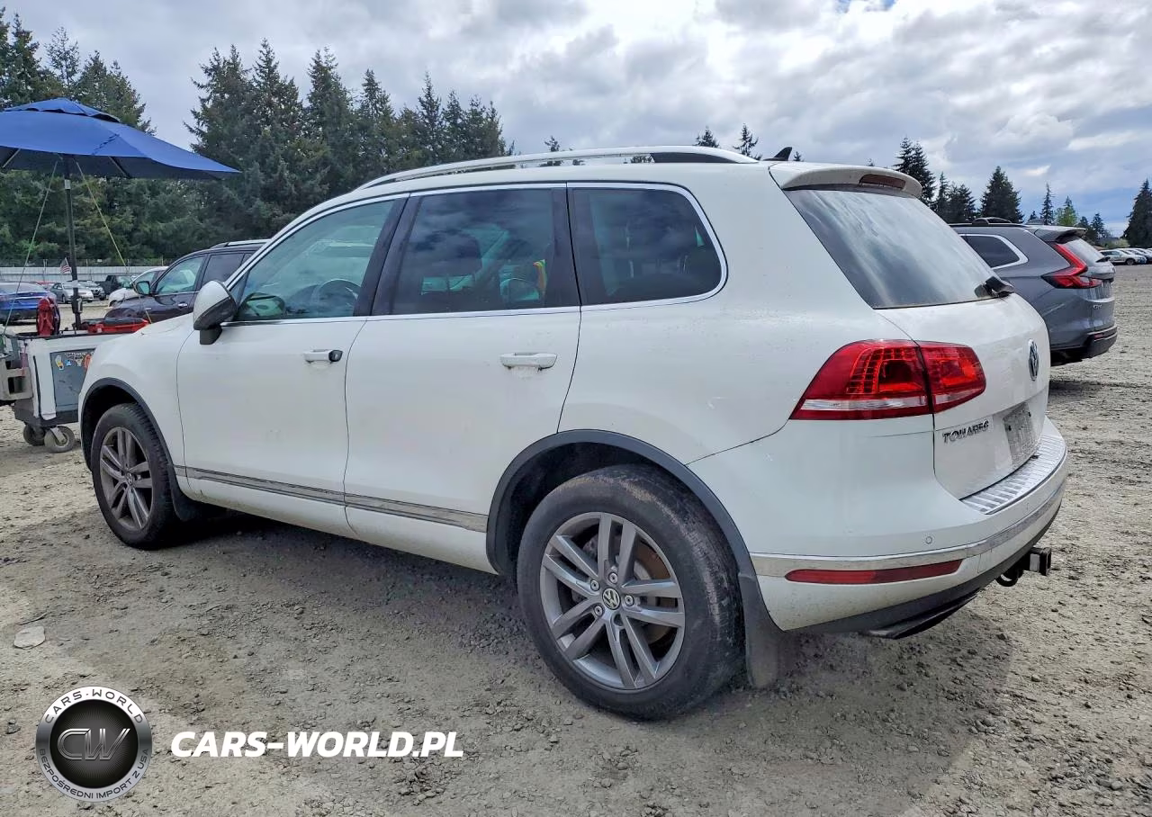 2016 Volkswagen Touareg Sport VIN:WVGEF9BP9GD010835 - 2