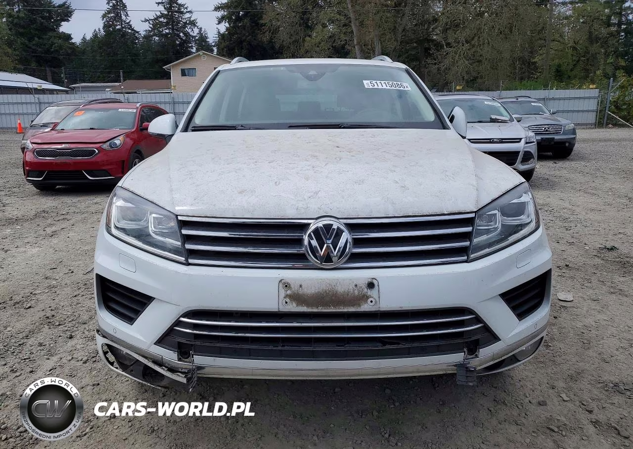 2016 Volkswagen Touareg Sport VIN:WVGEF9BP9GD010835 - 5