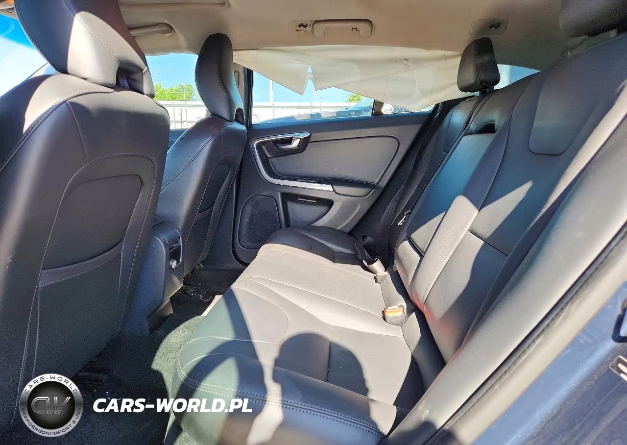 2015 Volvo V60 Premier VIN:YV1612SK0F1228837 - 11