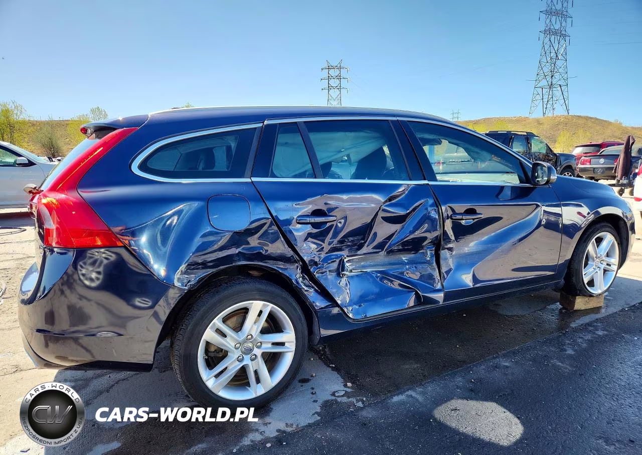 2015 Volvo V60 Premier VIN:YV1612SK0F1228837 - 3