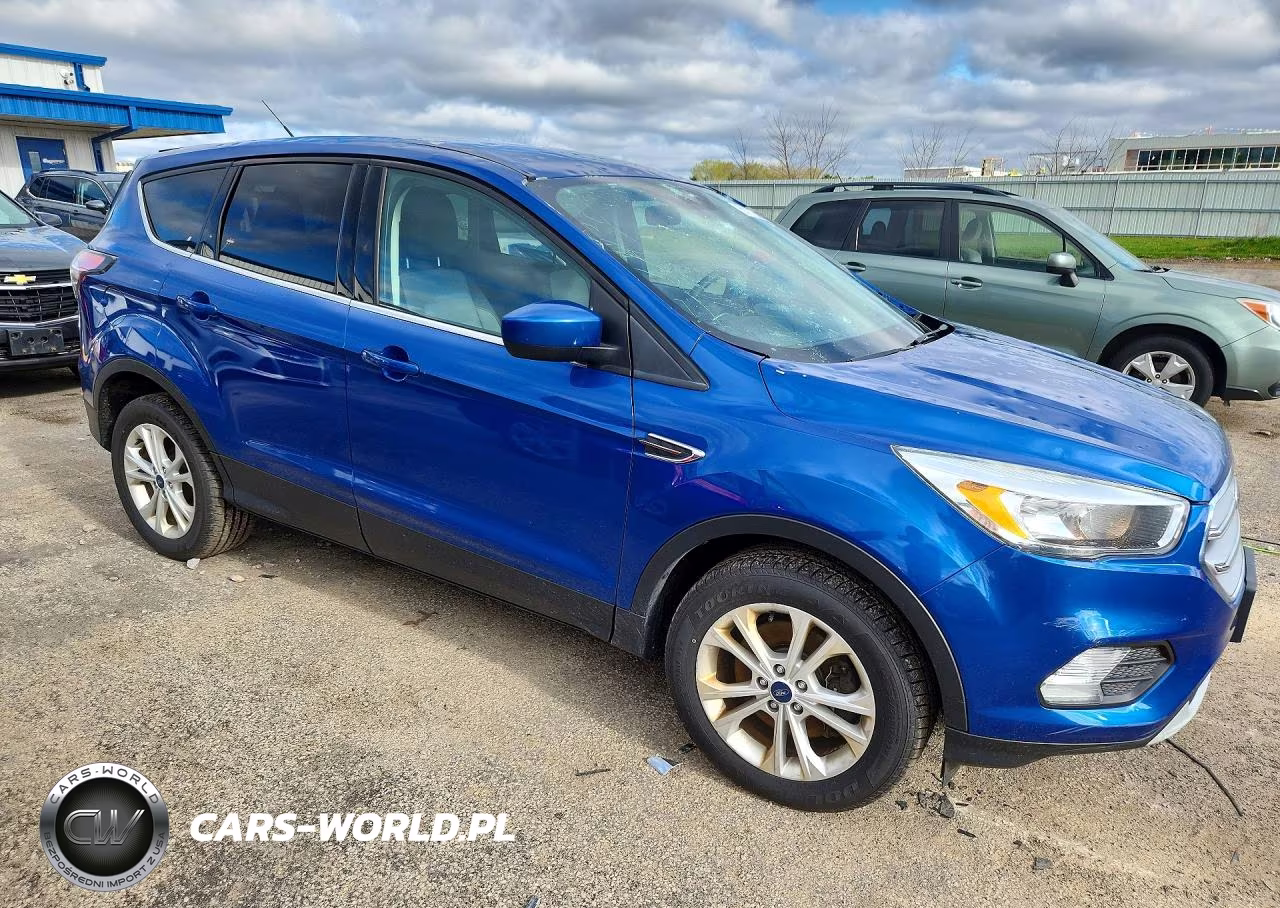2017 Ford Escape Se VIN:1FMCU9GD8HUB50095 - 4