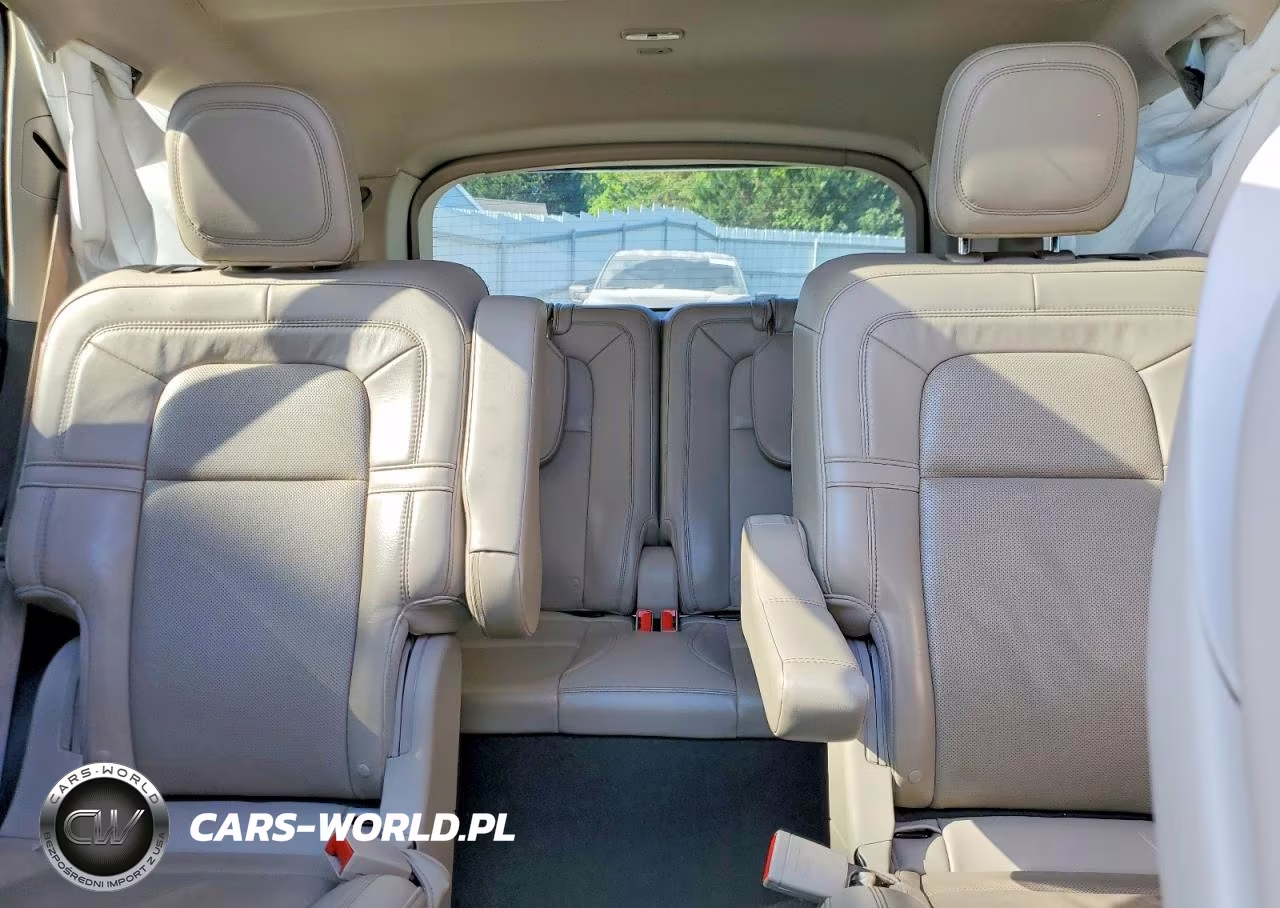 2021 Lincoln Aviator Reserve VIN:5LM5J7WC9MGL11588 - 10