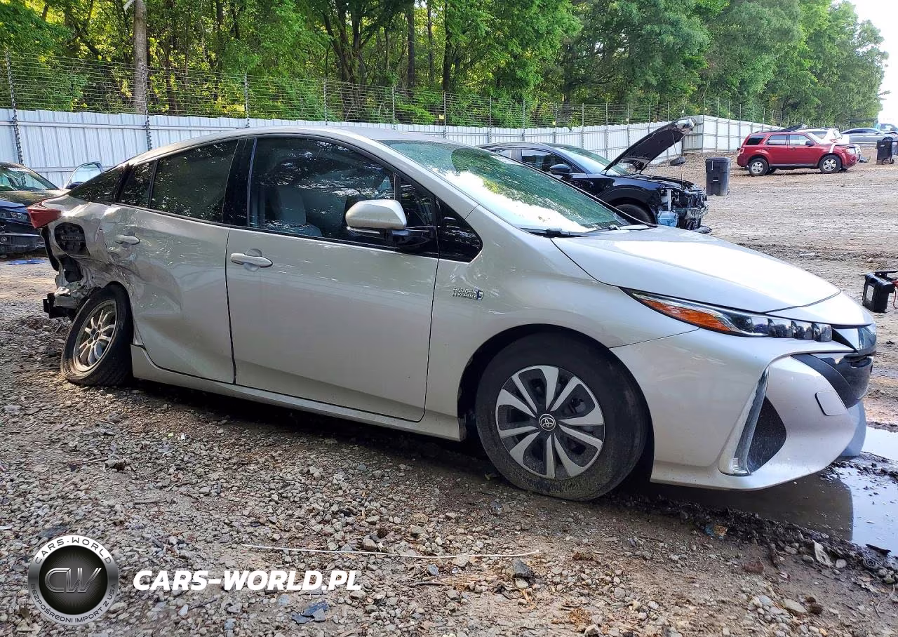 2017 Toyota Prius Prime Plus VIN:JTDKARFP1H3002090 - 4