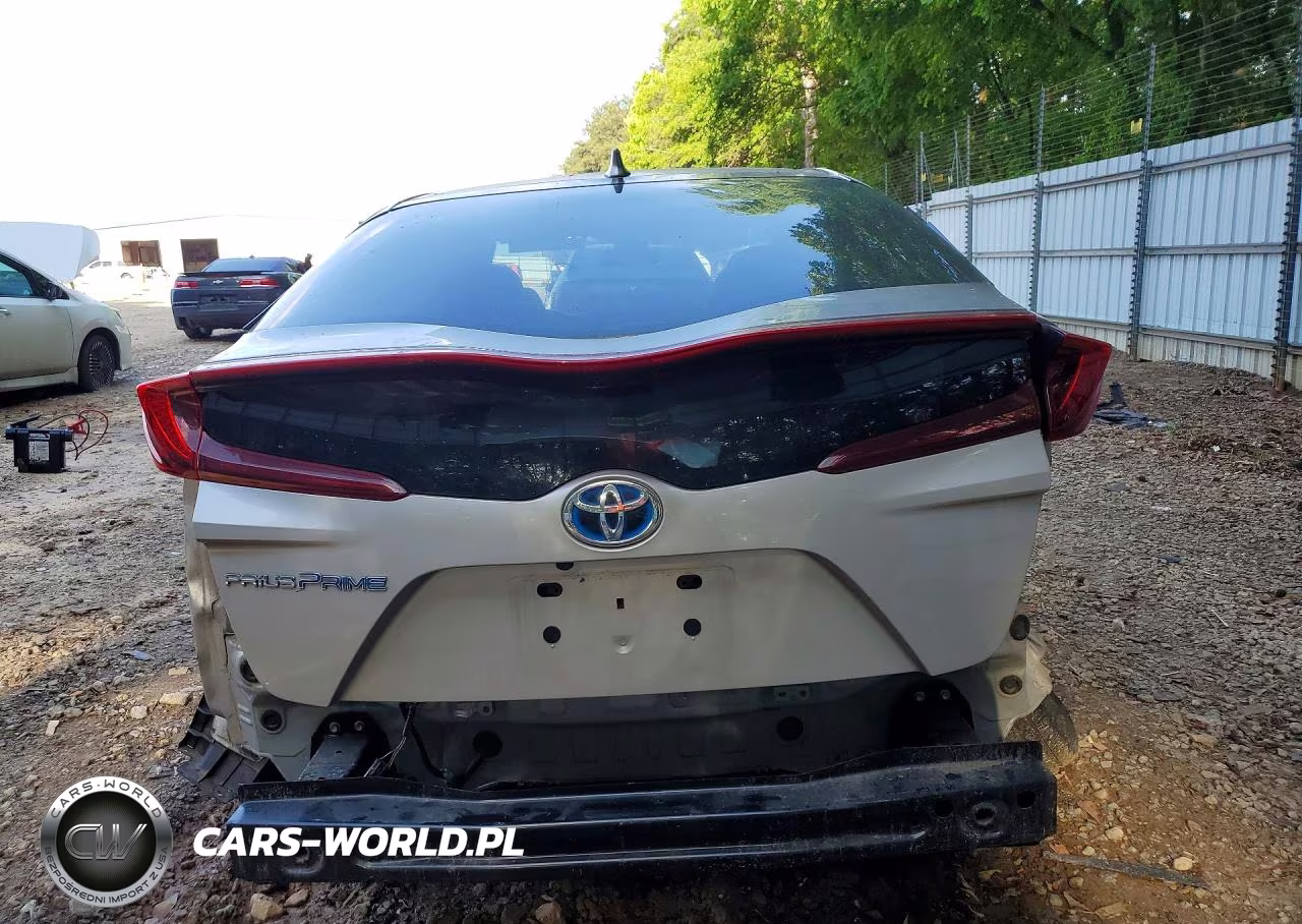 2017 Toyota Prius Prime Plus VIN:JTDKARFP1H3002090 - 6