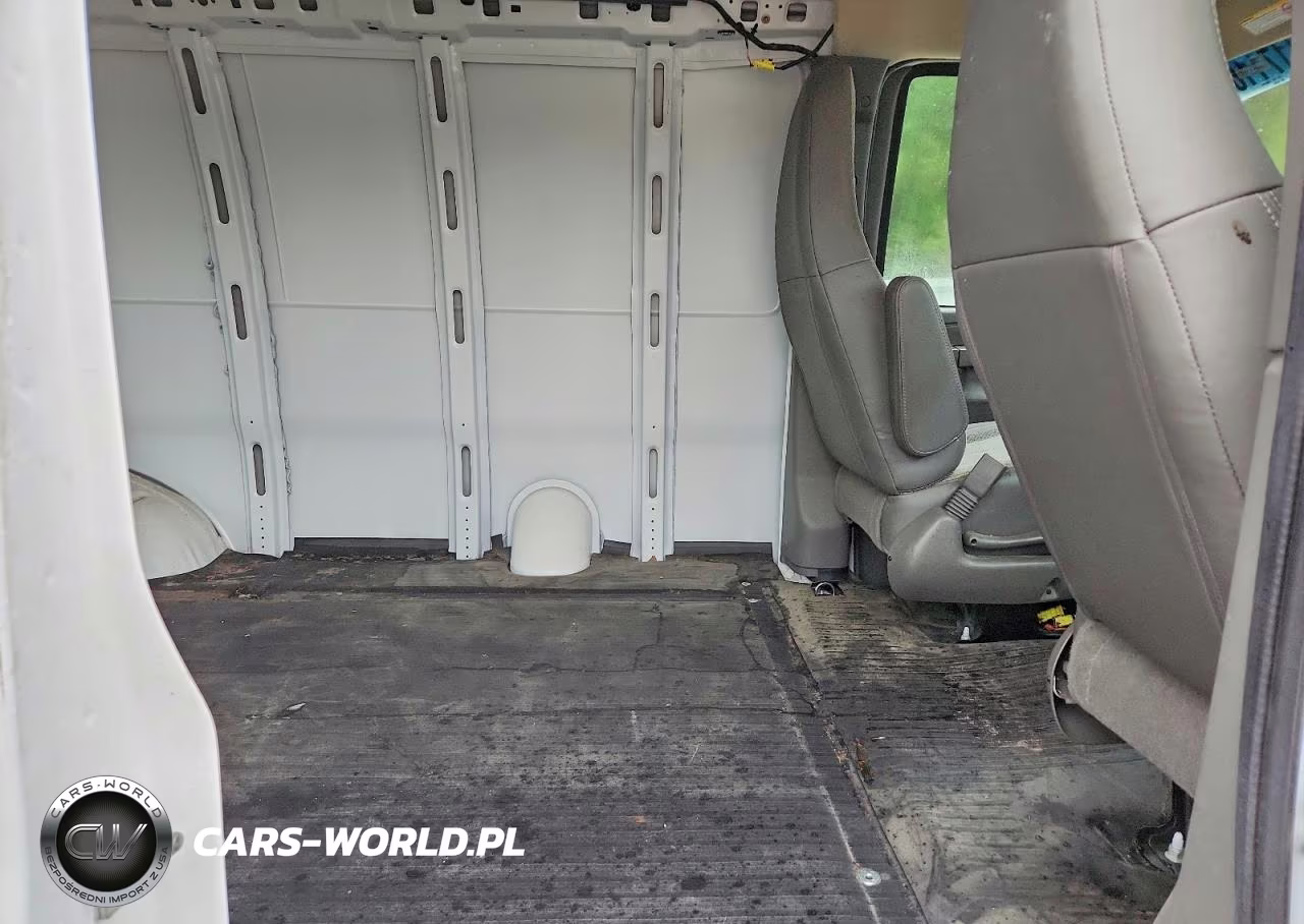 2023 Chevrolet Express G2500 VIN:1GCWGAFP5P1247910 - 11