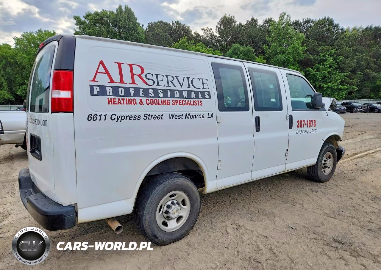 2023 Chevrolet Express G2500 VIN:1GCWGAFP5P1247910 - 3