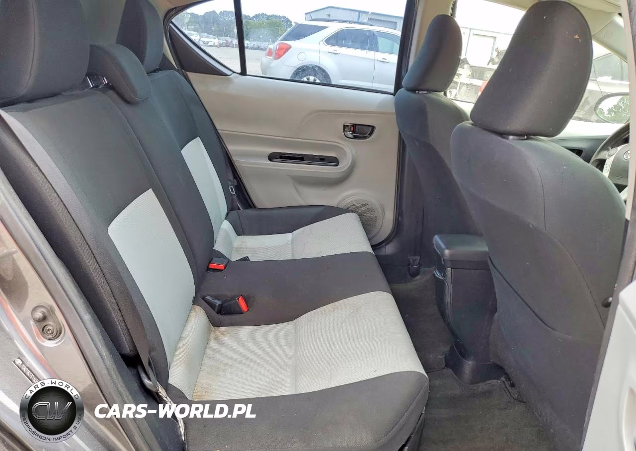 2012 Toyota Prius C Three VIN:JTDKDTB37C1506008 - 10