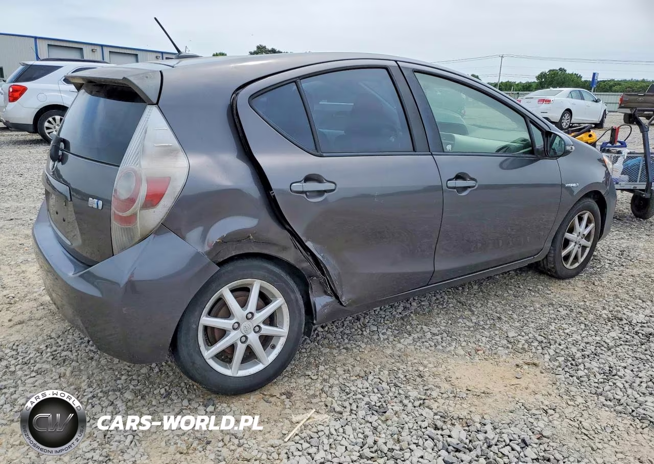 2012 Toyota Prius C Three VIN:JTDKDTB37C1506008 - 3