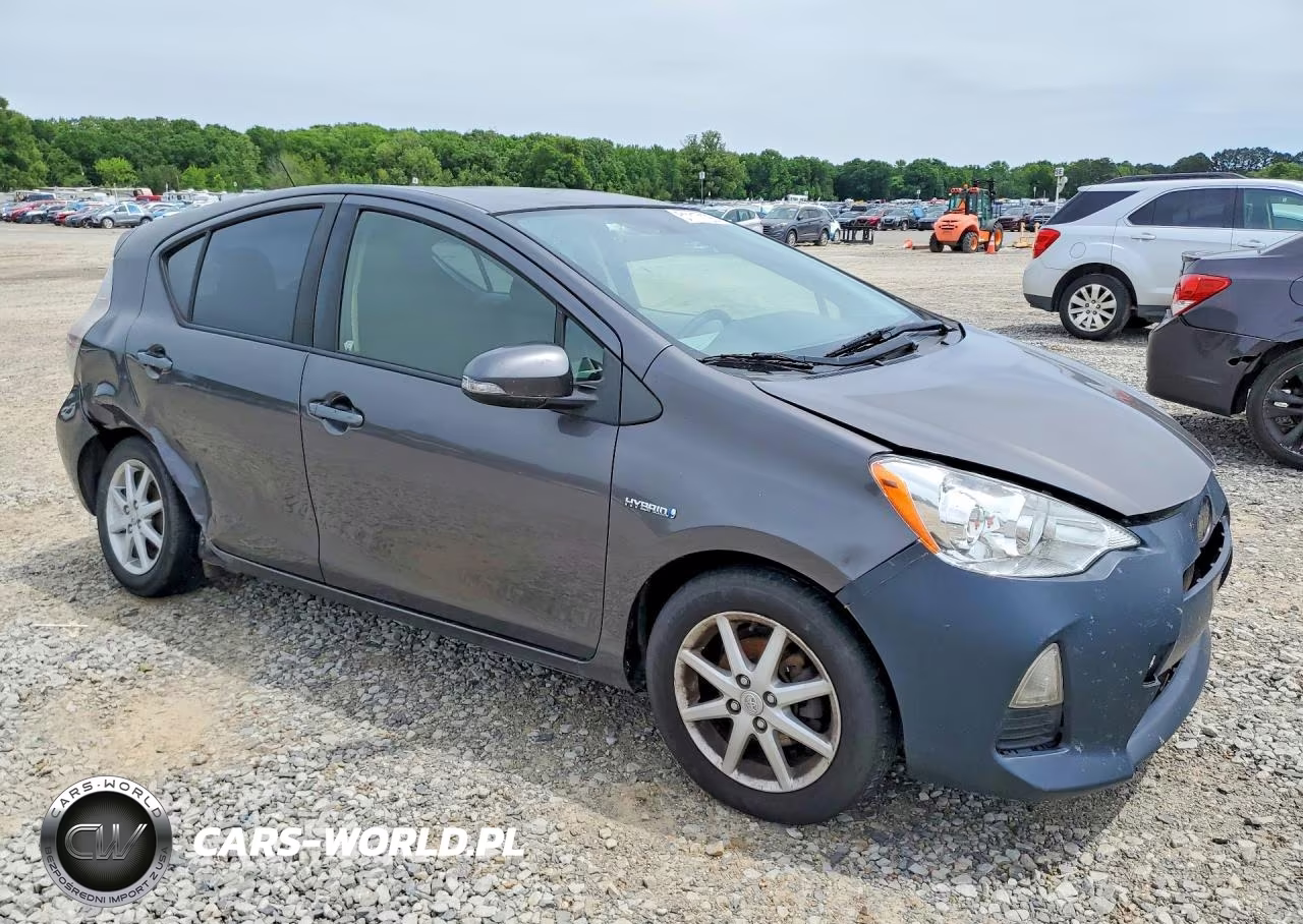 2012 Toyota Prius C Three VIN:JTDKDTB37C1506008 - 4