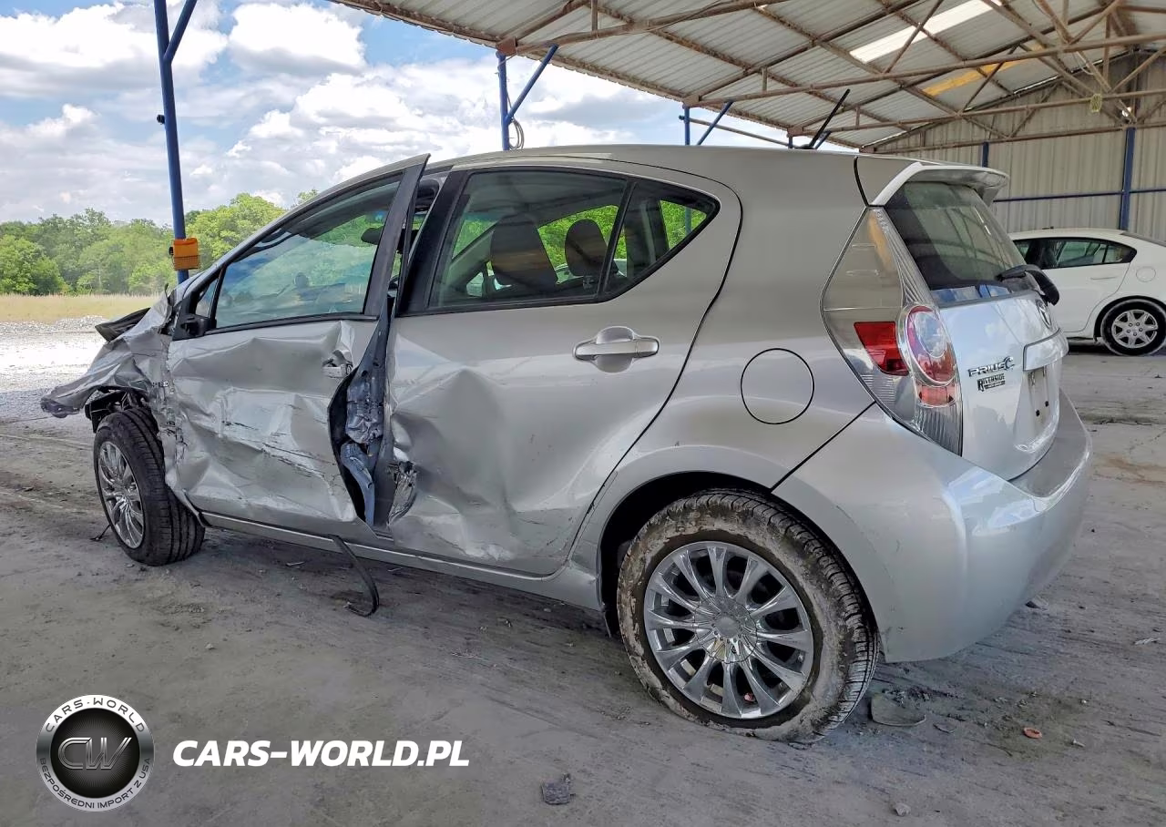 2014 Toyota Prius C Two VIN:JTDKDTB35E1570616 - 2