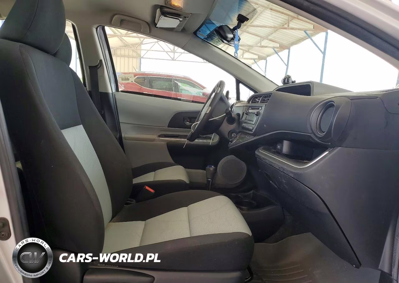 2014 Toyota Prius C Two VIN:JTDKDTB35E1570616 - 7