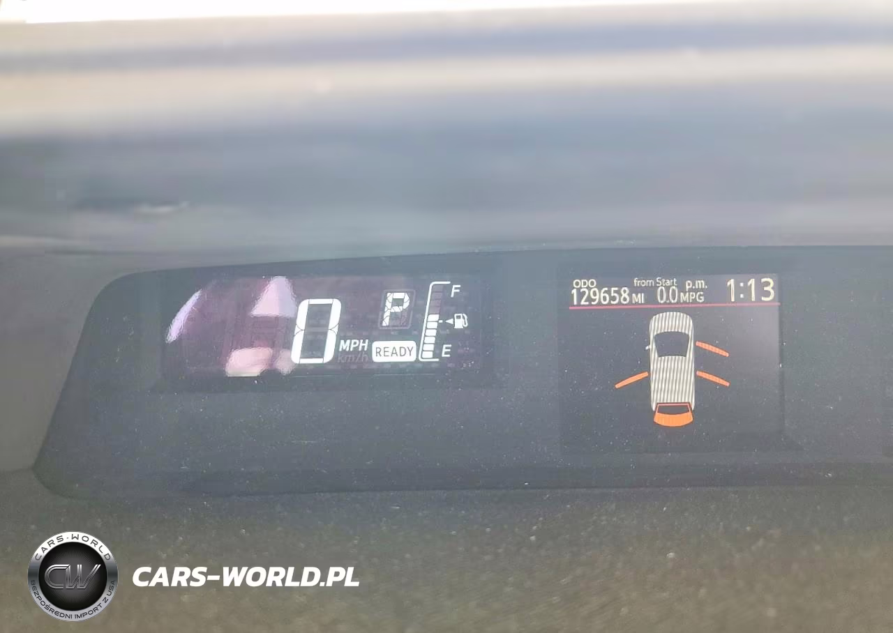 2014 Toyota Prius C Two VIN:JTDKDTB35E1570616 - 9
