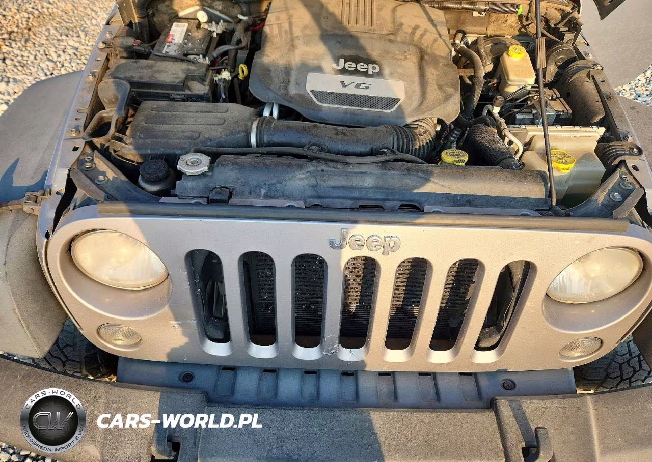 2015 Jeep Wrangler Unlimited Sport VIN:1C4HJWDG4FL528657 - 12