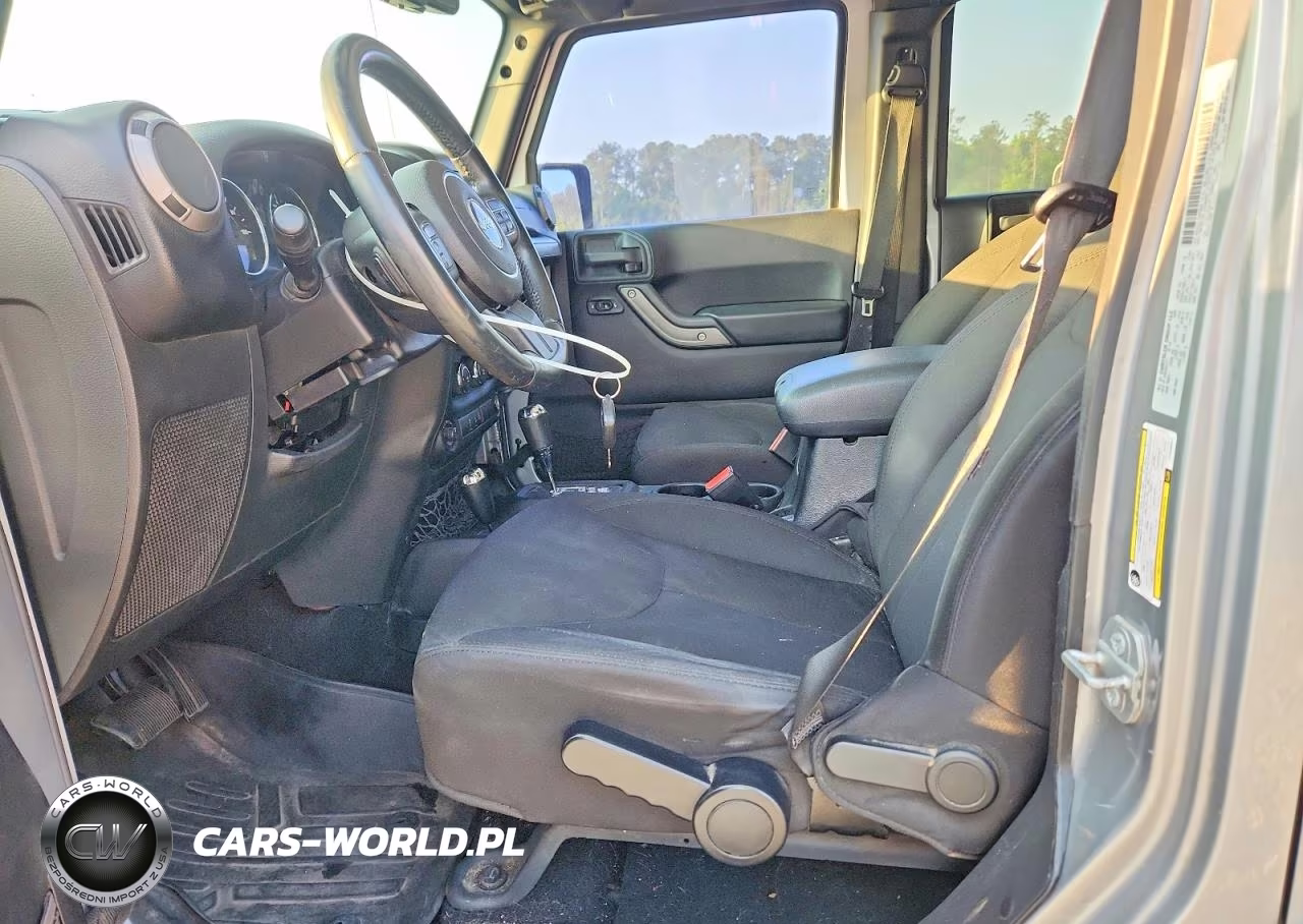 2015 Jeep Wrangler Unlimited Sport VIN:1C4HJWDG4FL528657 - 7