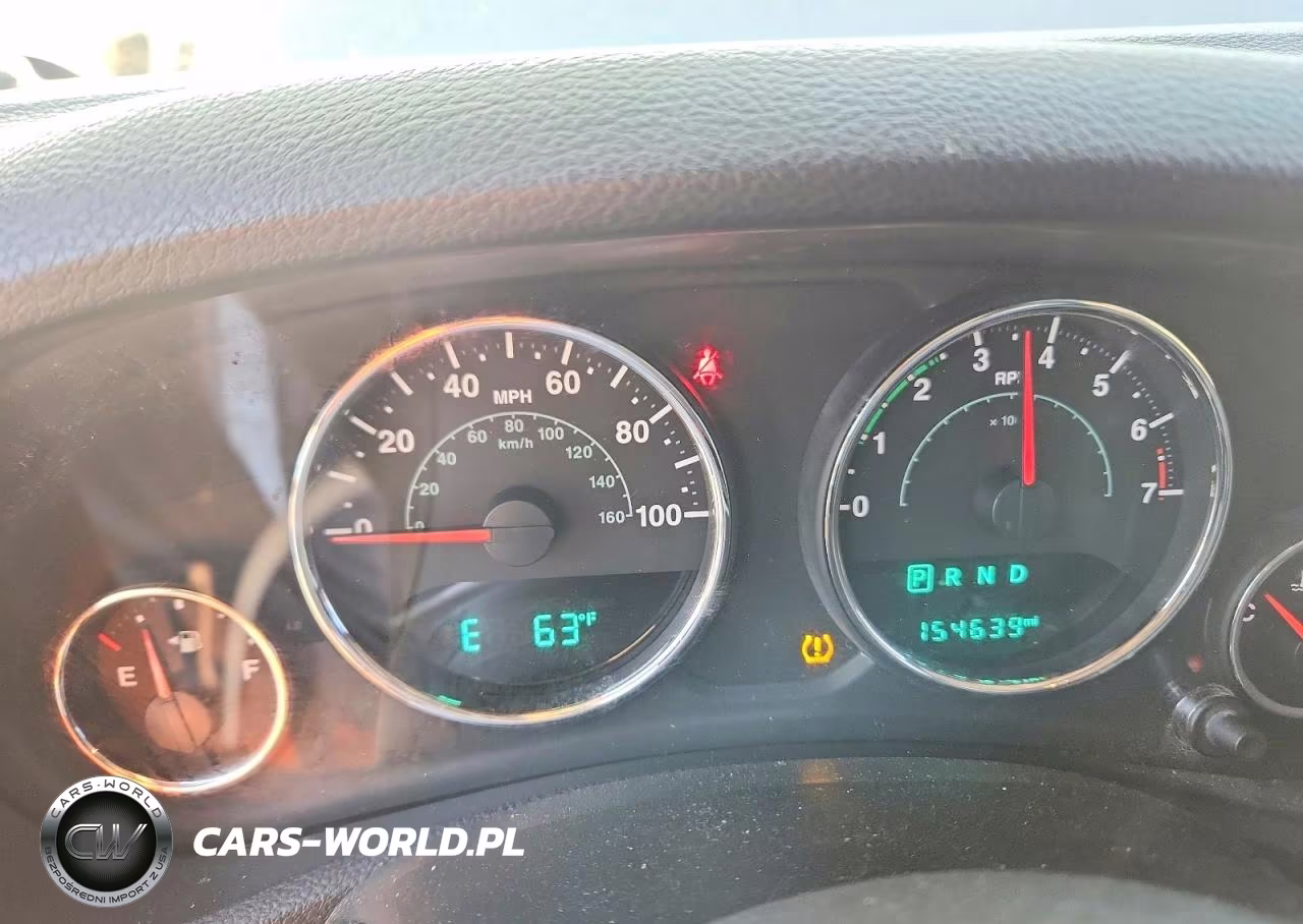 2015 Jeep Wrangler Unlimited Sport VIN:1C4HJWDG4FL528657 - 9