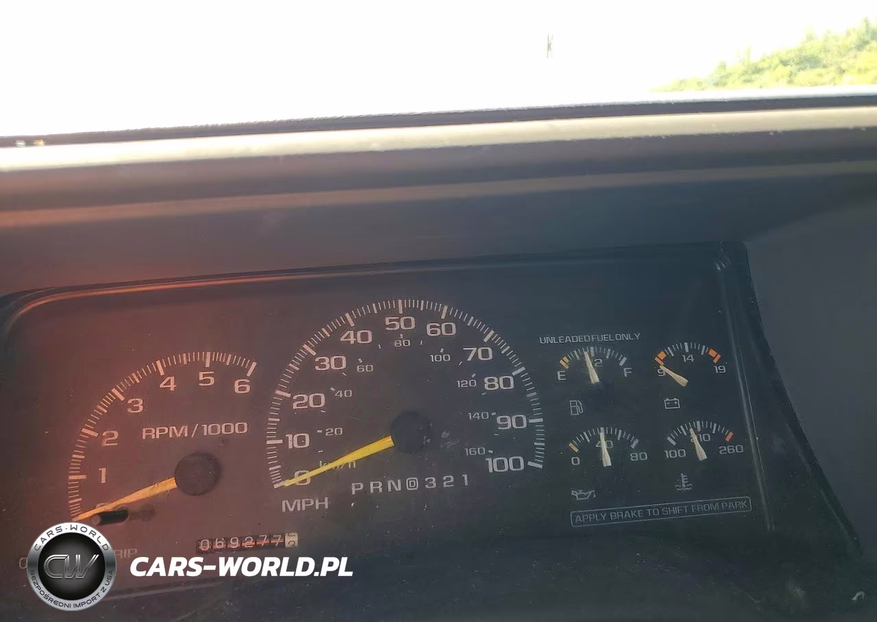 1999 Chevrolet Gmt-400 C3500 VIN:1GCHC33R4XF081856 - 9