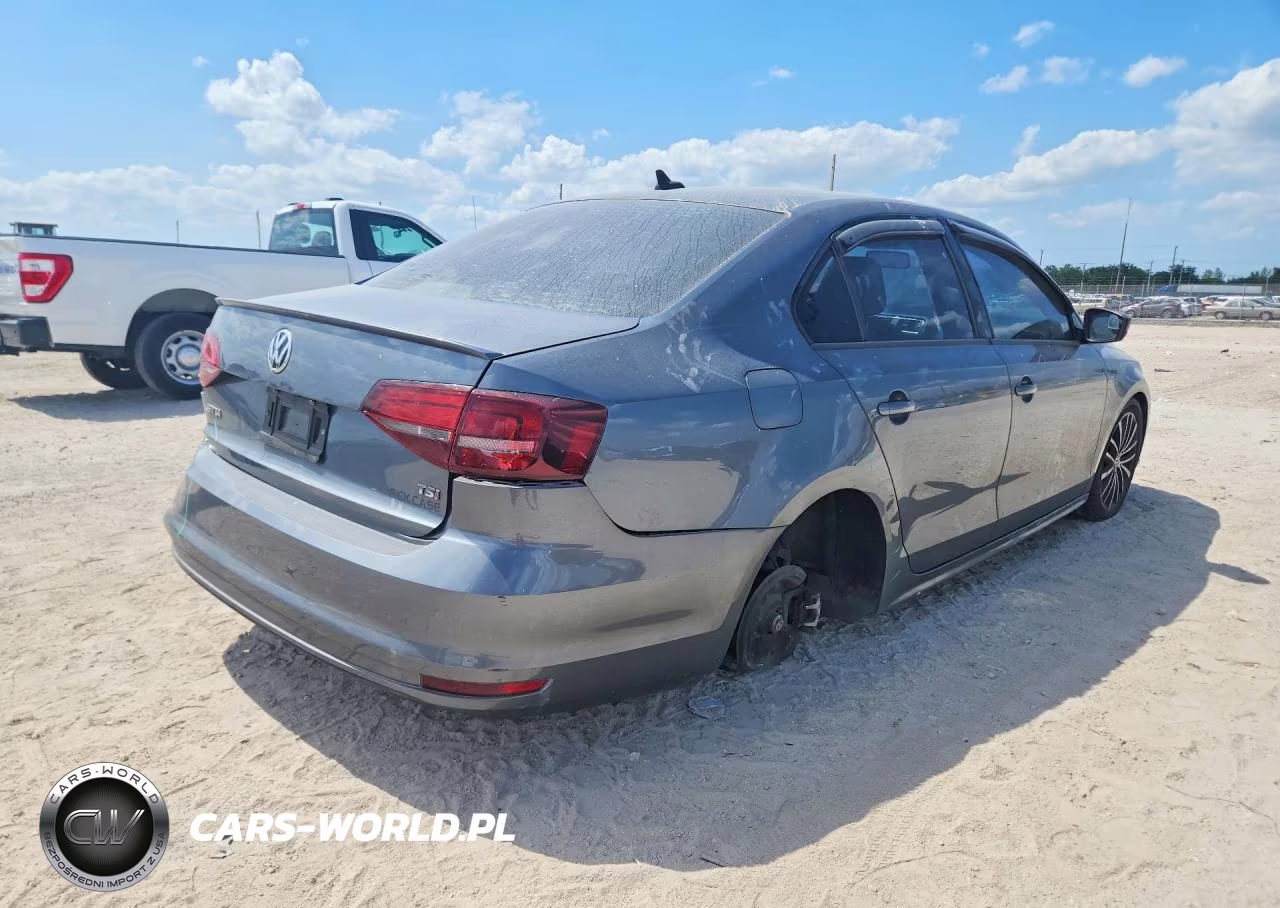 2016 Volkswagen Jetta Sport VIN:3VWD17AJ7GM326462 - 3