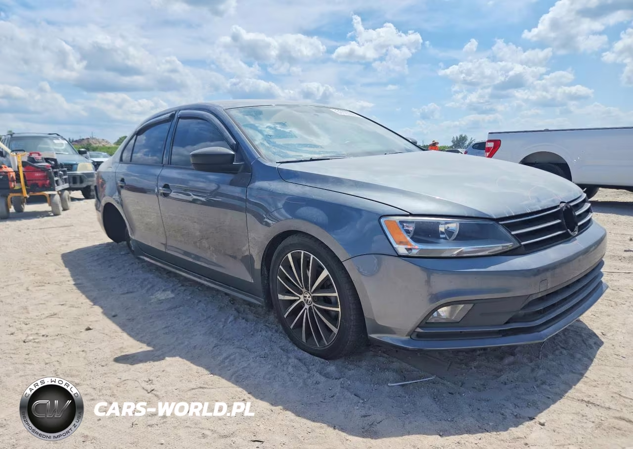 2016 Volkswagen Jetta Sport VIN:3VWD17AJ7GM326462 - 4