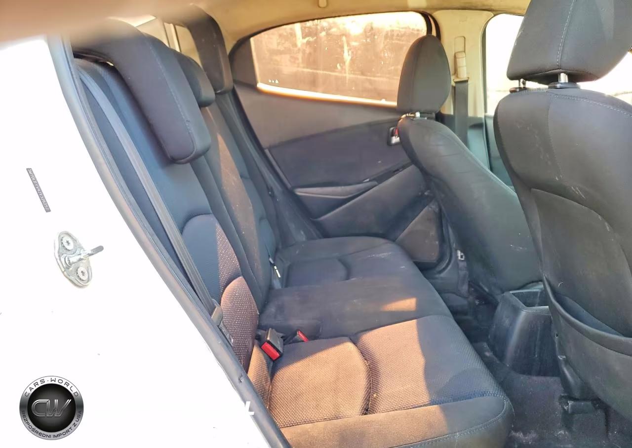 2018 Toyota Yaris Ia Base VIN:3MYDLBYV4JY326252 - 10