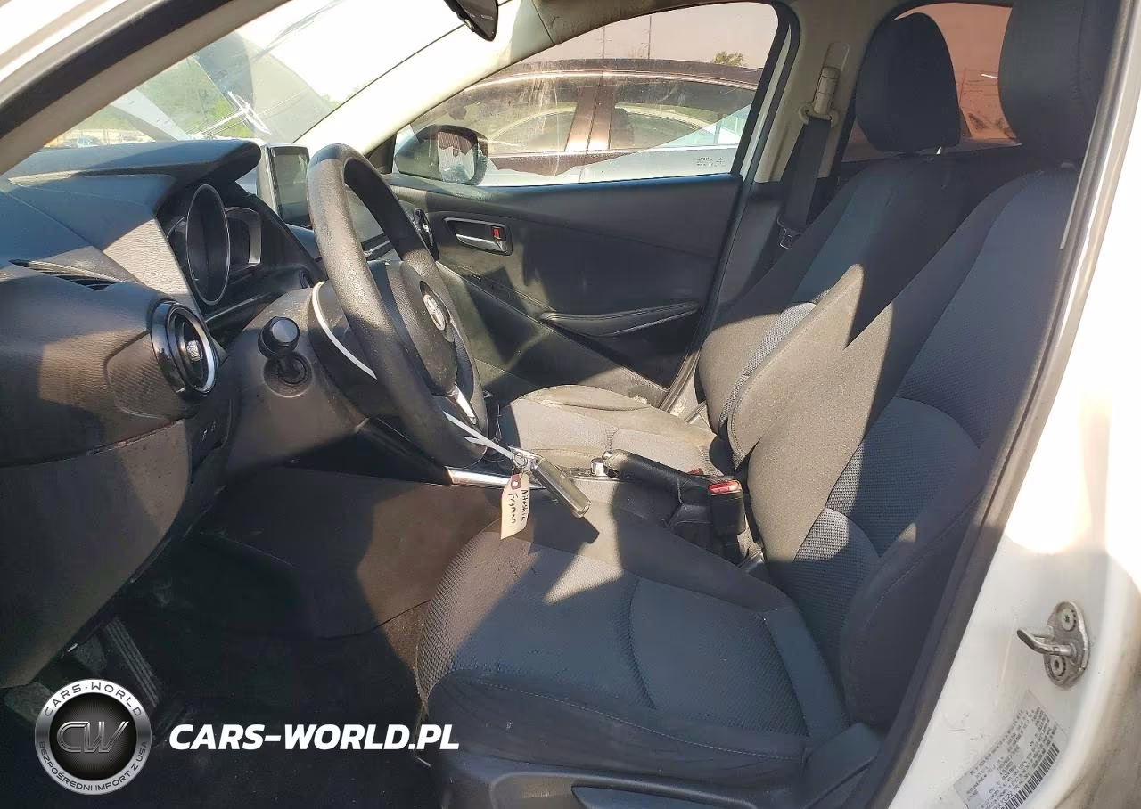 2018 Toyota Yaris Ia Base VIN:3MYDLBYV4JY326252 - 7
