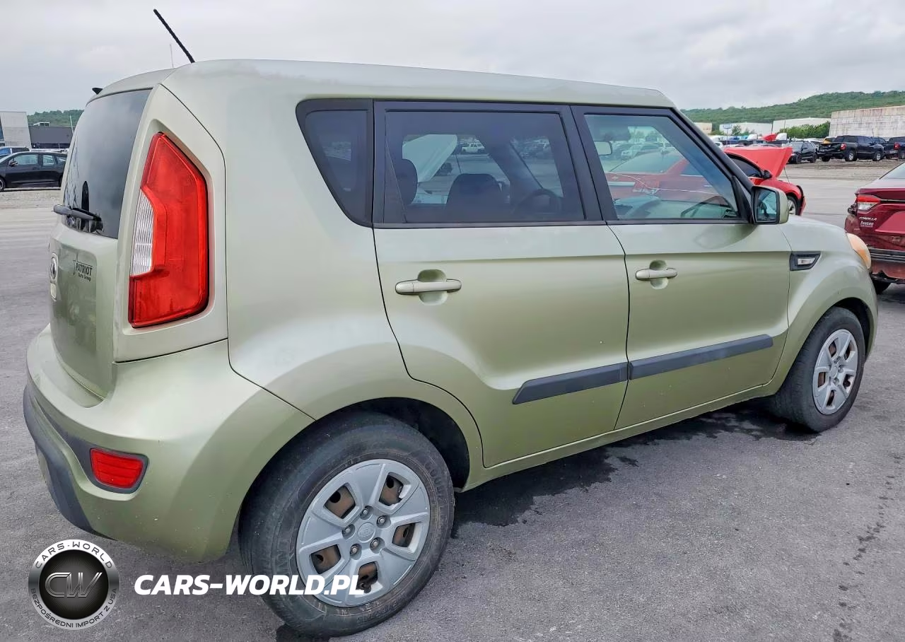 2013 Kia Soul Base VIN:KNDJT2A52D7535409 - 3