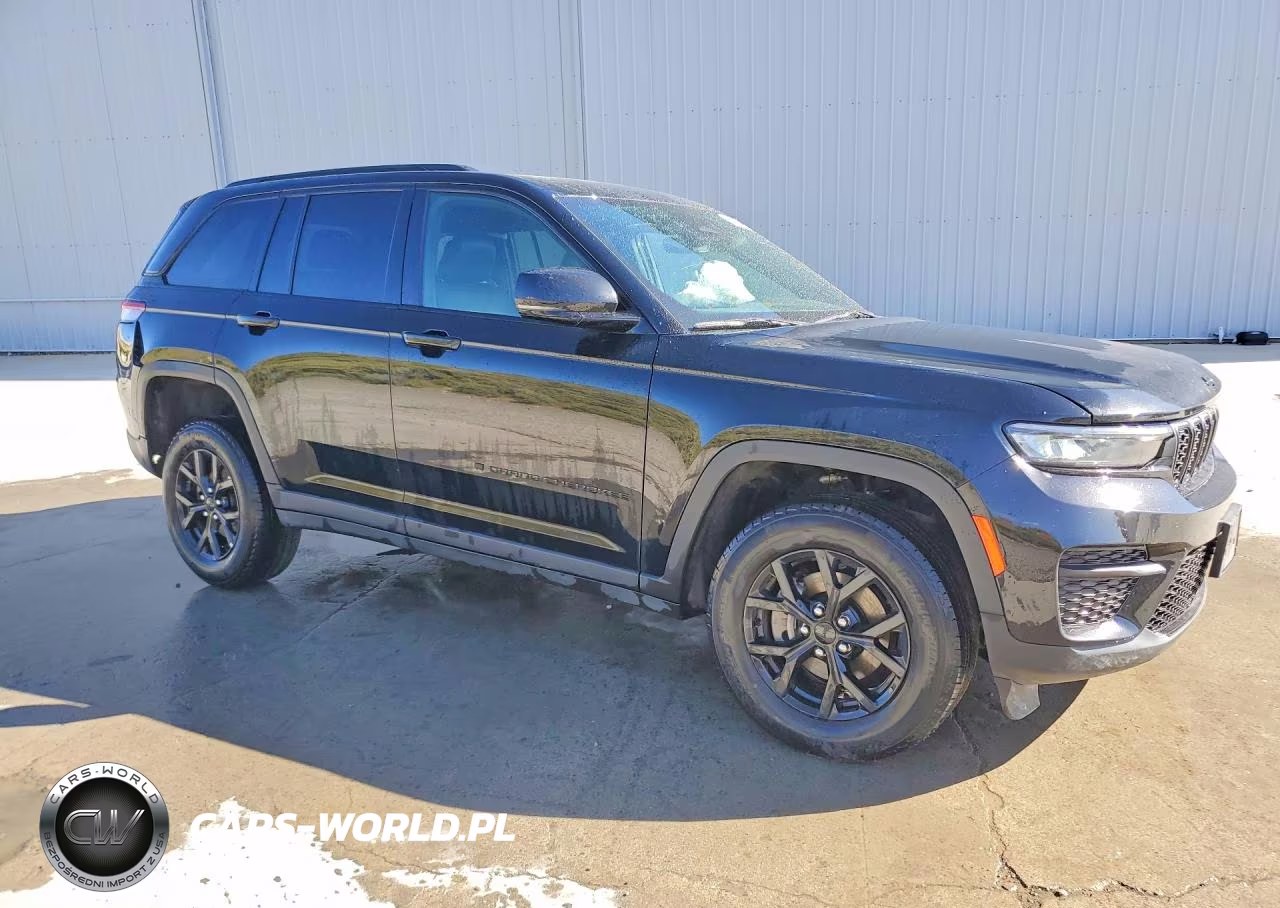 2025 Jeep Grand Cherokee Laredo VIN:1C4RJHAG0SC323318 - 4