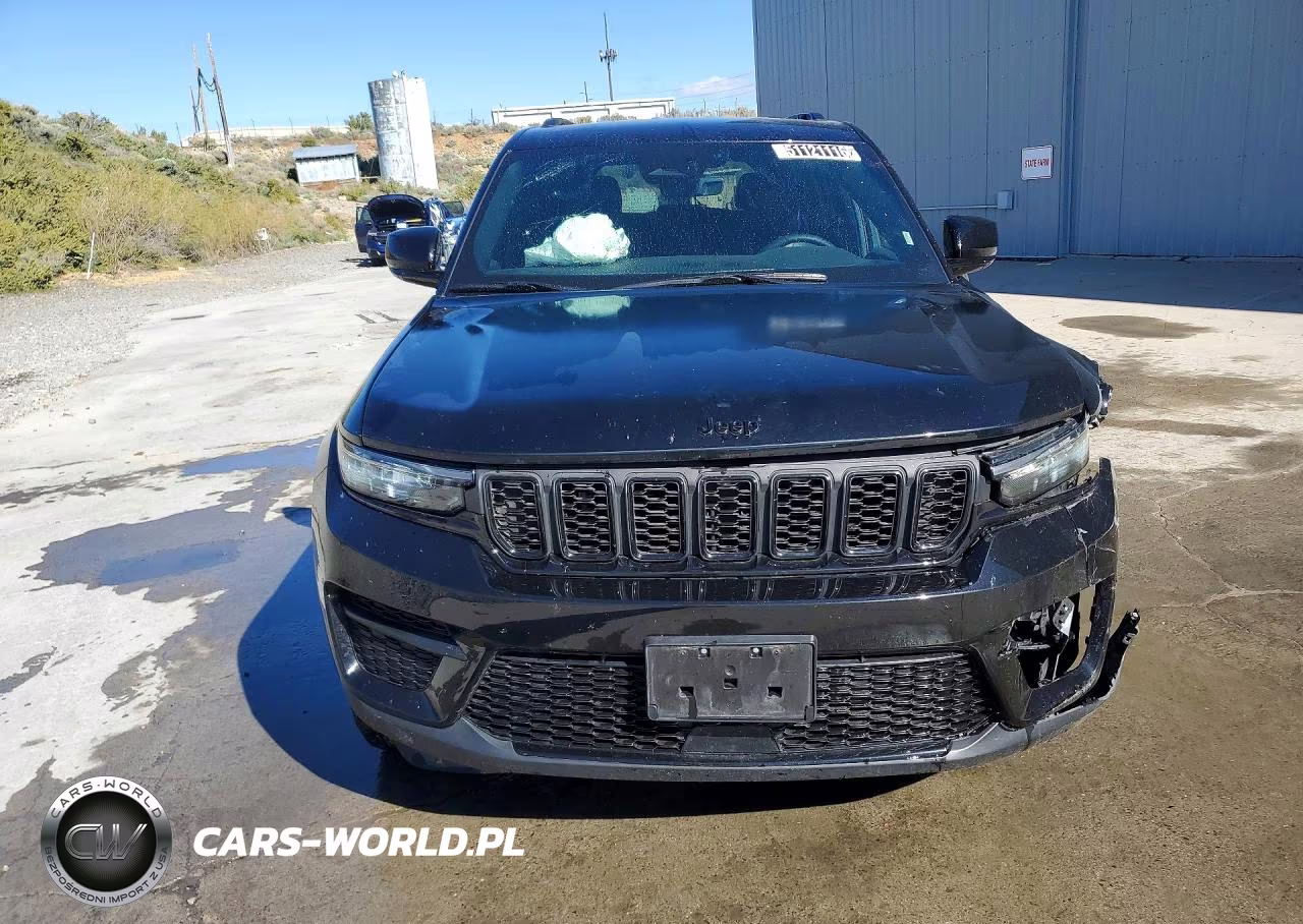 2025 Jeep Grand Cherokee Laredo VIN:1C4RJHAG0SC323318 - 5
