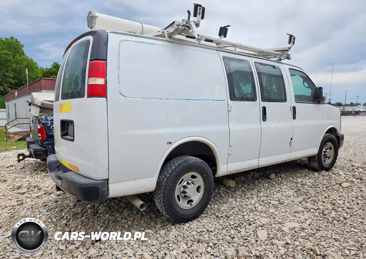2013 Chevrolet Express G2500 VIN:1GCWGFCA0D1903648 - 3