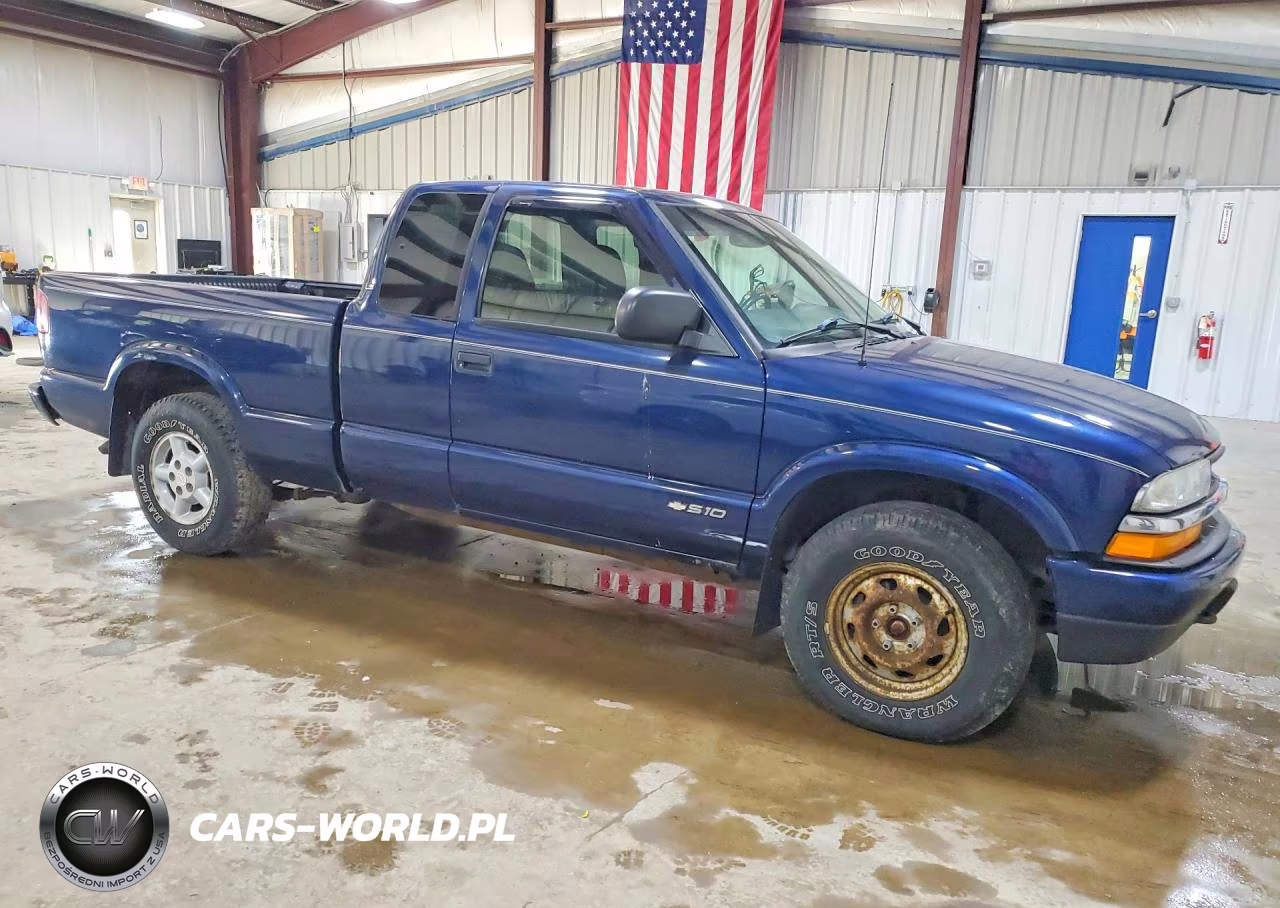 2003 Chevrolet S Truck S10 VIN:1GCDT19X738108281 - 4