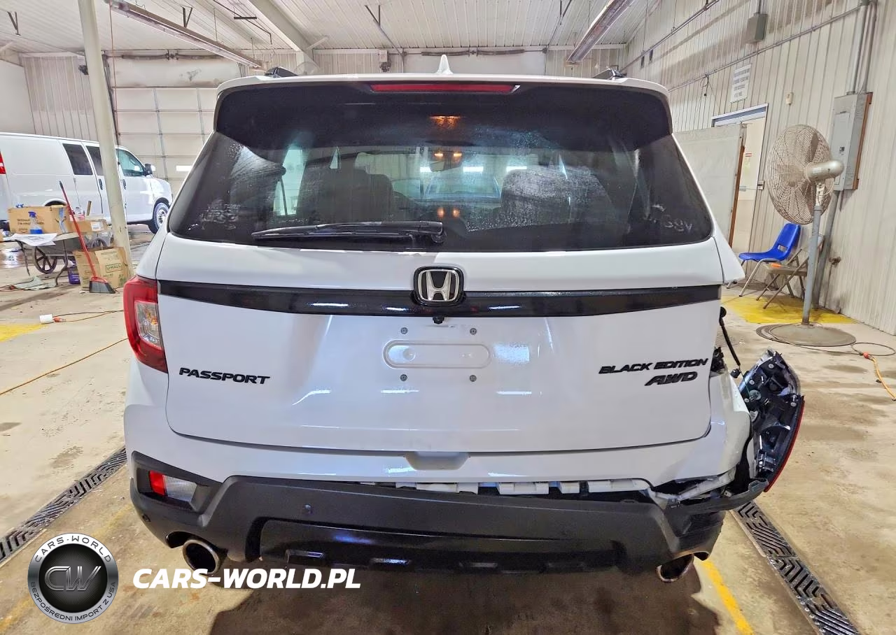2024 Honda Passport Black Edition VIN:5FNYF8H81RB002302 - 6