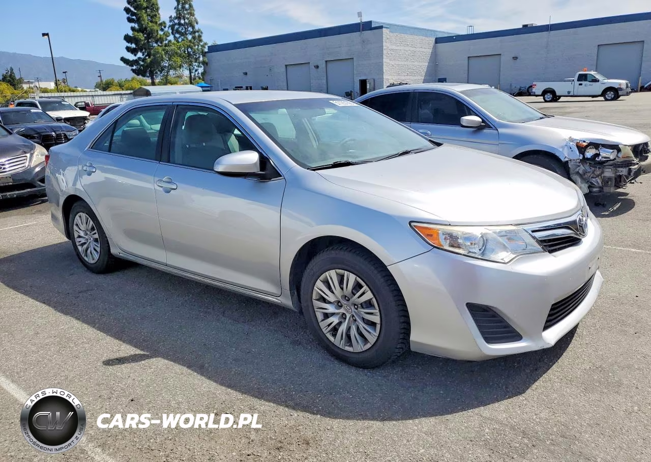 2014 Toyota Camry Le VIN:4T4BF1FK5ER434079 - 4