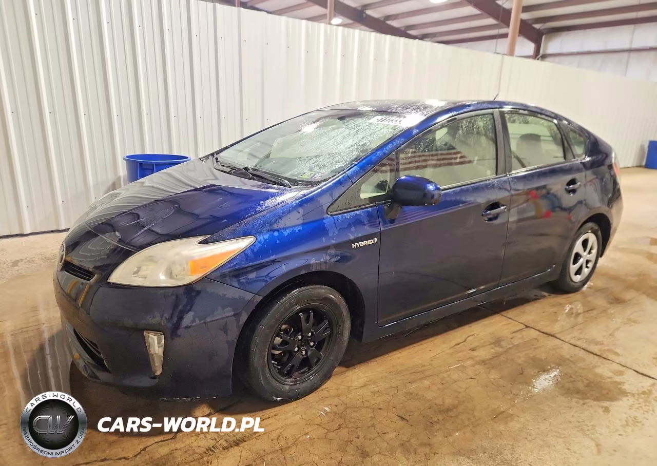 2013 Toyota Prius Two – zdjęcie 1 z 12