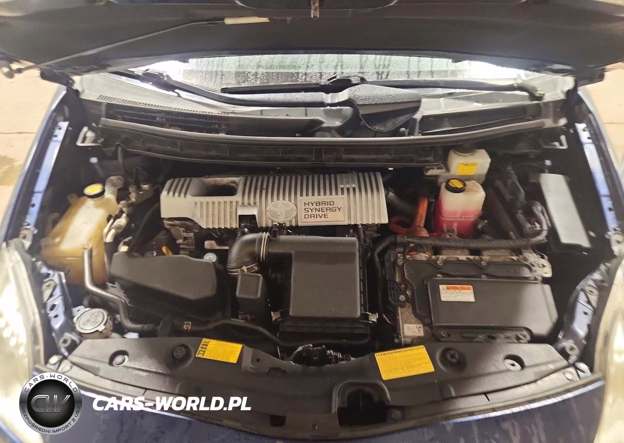 2013 Toyota Prius Two VIN:JTDKN3DU5D1683418 - 11