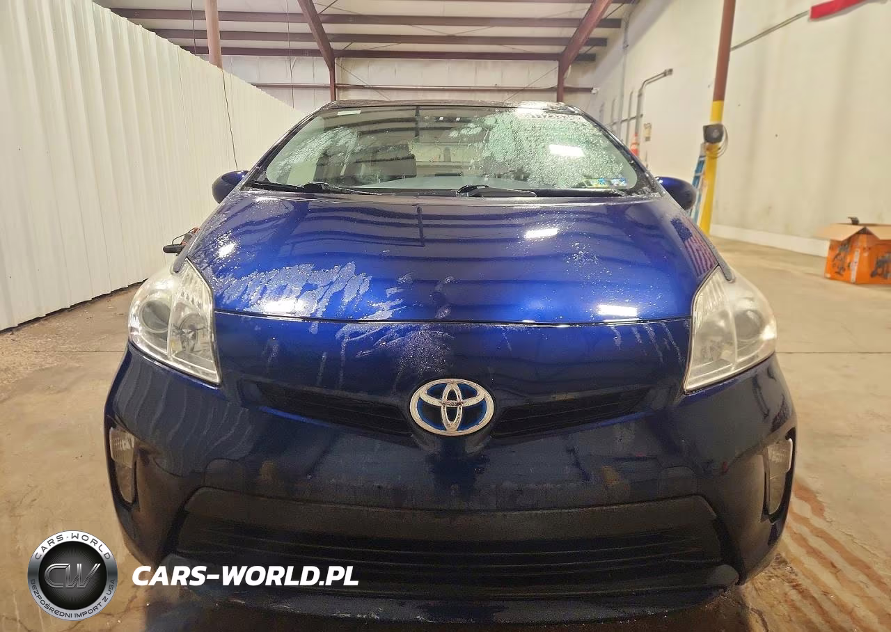 2013 Toyota Prius Two VIN:JTDKN3DU5D1683418 - 5