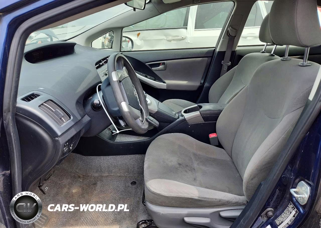 2013 Toyota Prius Two VIN:JTDKN3DU5D1683418 - 7