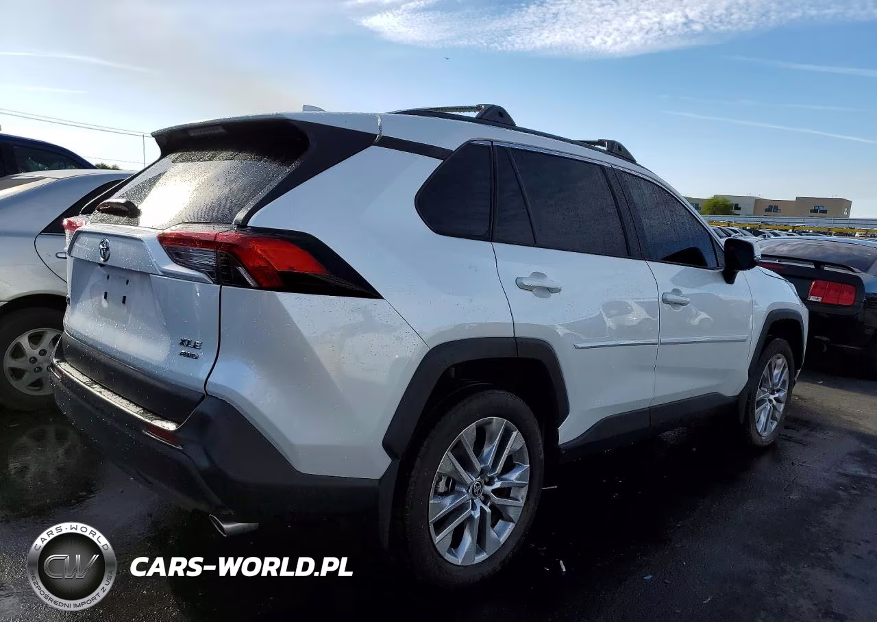 2024 Toyota Rav4 Xle Premium VIN:2T3A1RFV2RW467017 - 3