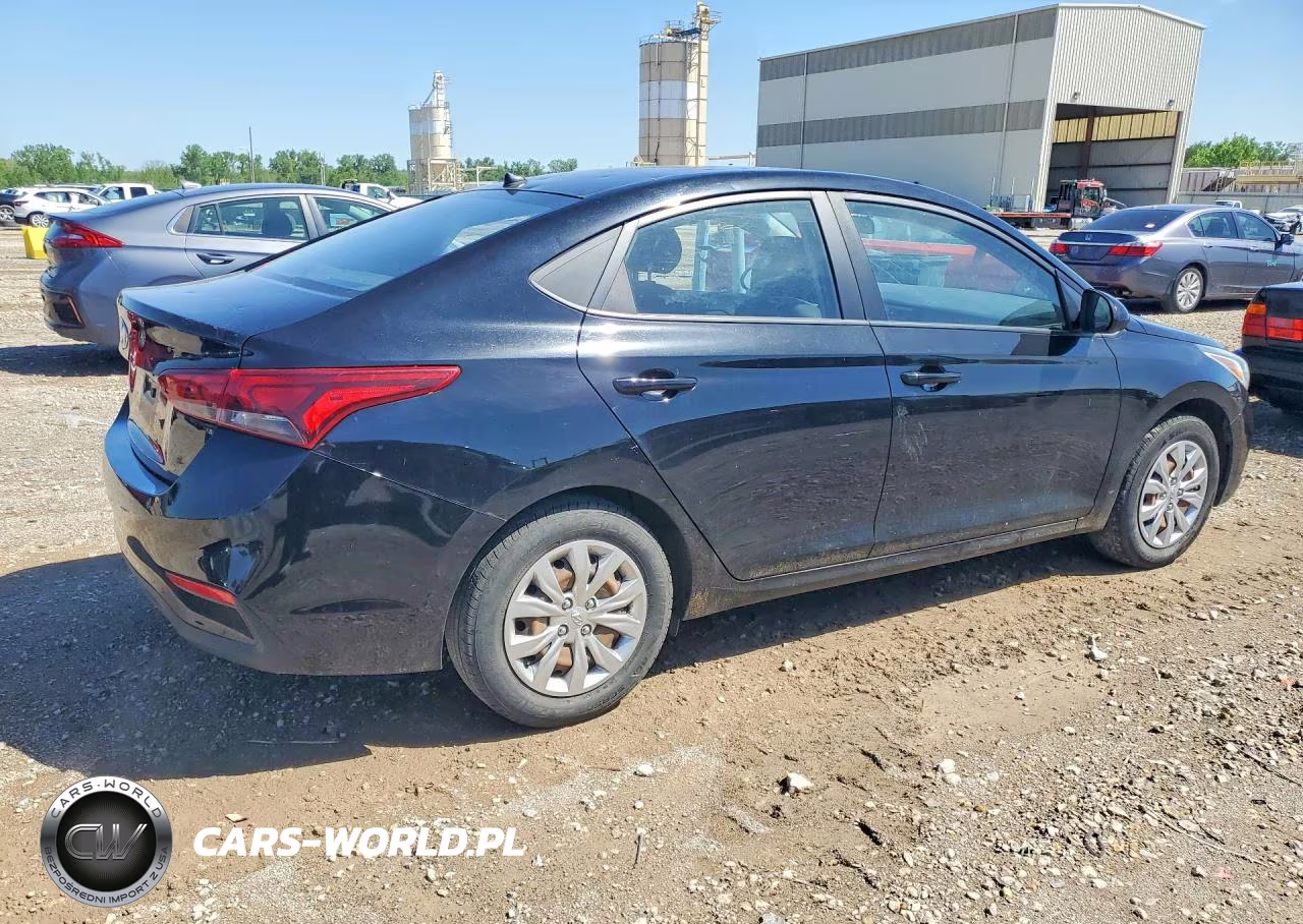 2018 Hyundai Accent Se VIN:3KPC24A32JE025725 - 3