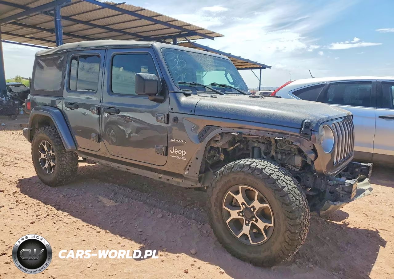 2018 Jeep Wrangler Unlimited Sahara 4X4 VIN:1C4HJXENXJW328957 - 4