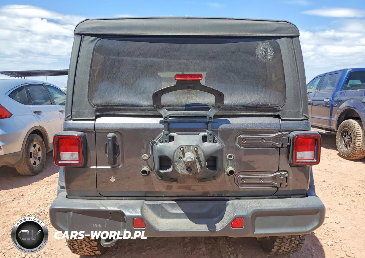 2018 Jeep Wrangler Unlimited Sahara 4X4 VIN:1C4HJXENXJW328957 - 6