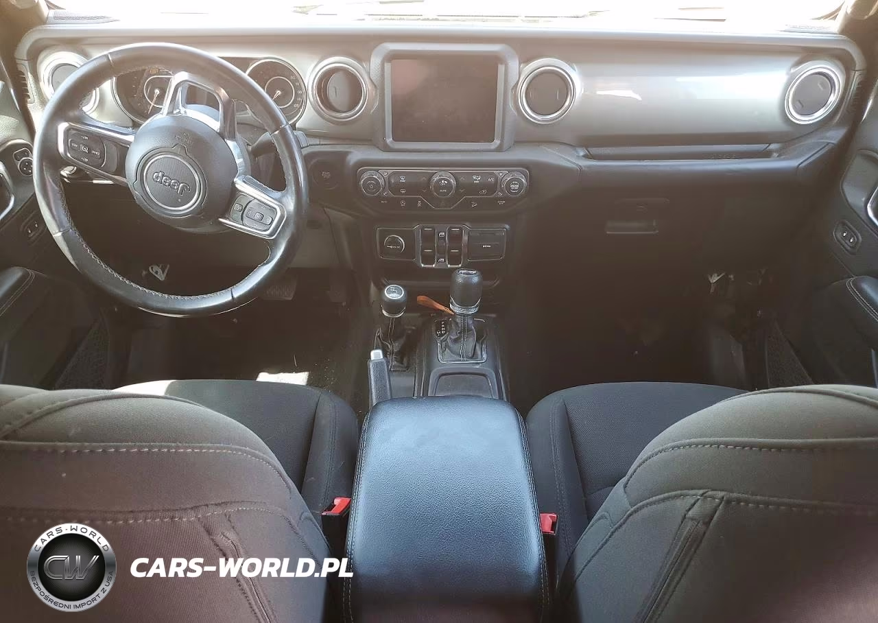 2018 Jeep Wrangler Unlimited Sahara 4X4 VIN:1C4HJXENXJW328957 - 8