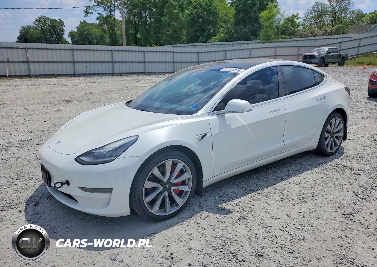 2020 Tesla Model 3 – zdjęcie 1 z 12